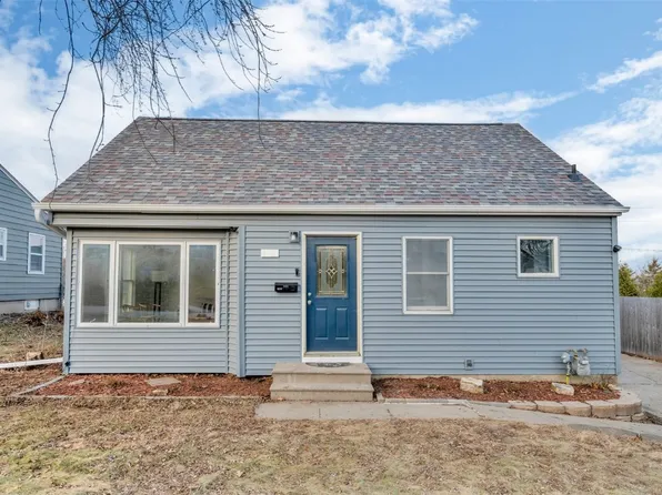 3024 Henderson Ave SE, Cedar Rapids, IA 52403