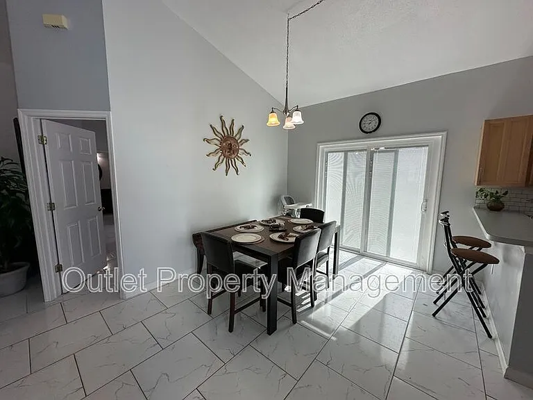 645 Majesty Dr — Photo 3