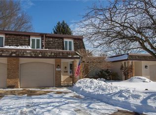 8556 Tanglewood Trl, Chagrin Falls, OH 44023