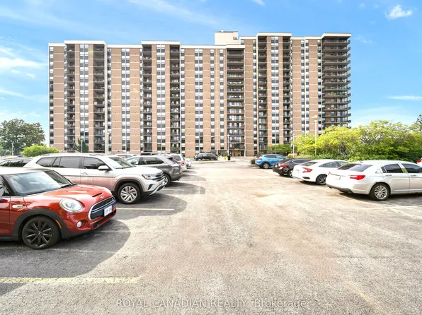 500 Green Rd #701, Hamilton, ON L8E 3M6