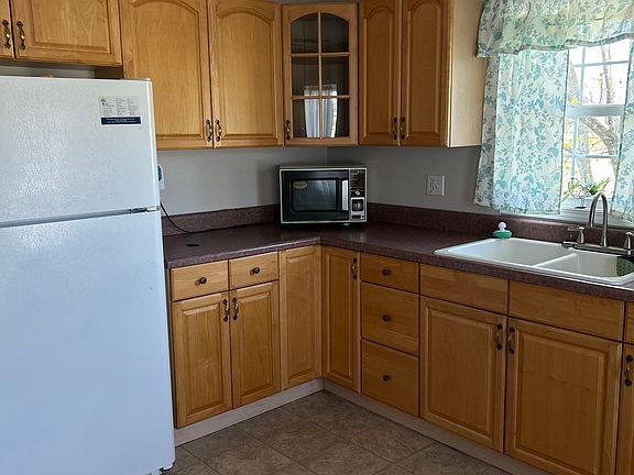 5th image of 126 Blakemore Mill Rd