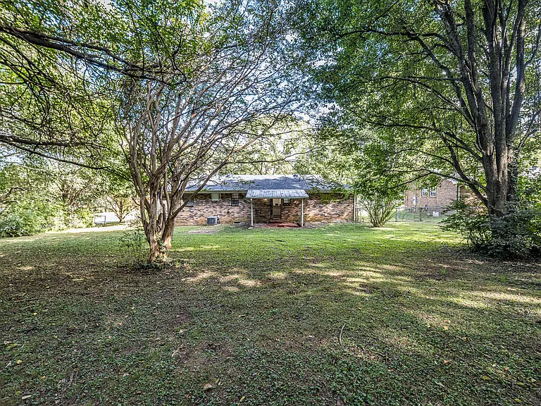 2627 Thornhill Rd NW — Photo 11