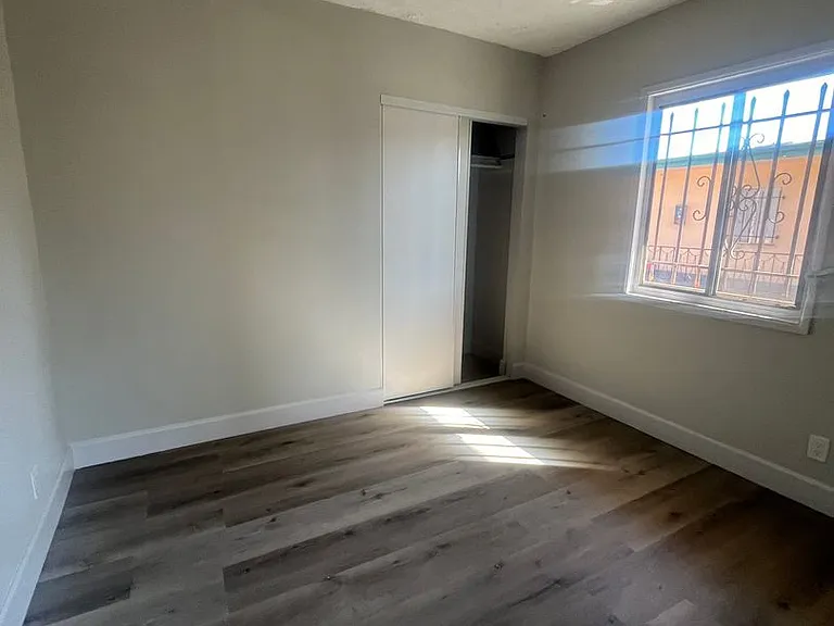 8460 S Avalon Blvd — Photo 4