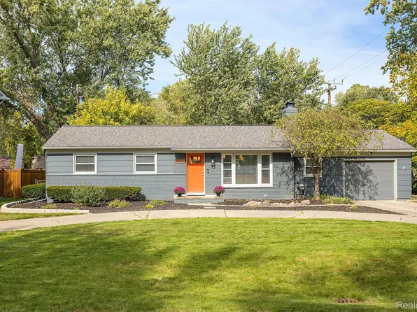 16008 Hummel Dr, Beverly Hills, MI 48025