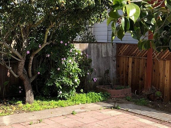2nd image of 1594 32nd Ave
