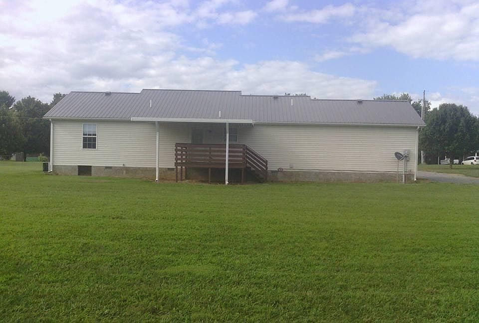 2nd image of 276 Jill Ln