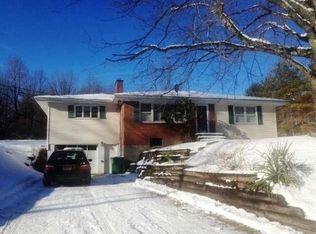 71 Smith Rd, Poughkeepsie, NY 12603