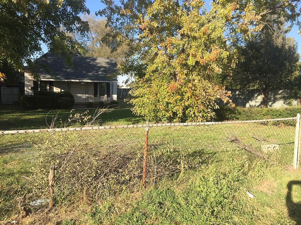 2nd image of 2445 SE 8th St