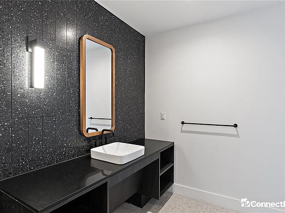 5th image of 48 East Ave