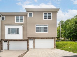 100 Pasture Ln, Morgantown, WV 26505