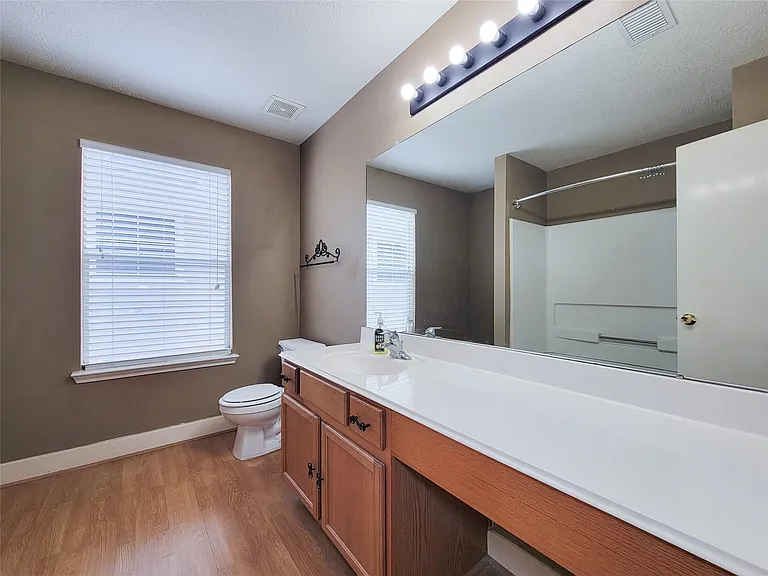 9607 Farrell Dr — Photo 32