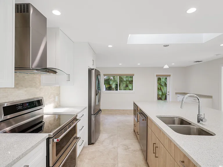 1386 S Atlantic Dr — Photo 18