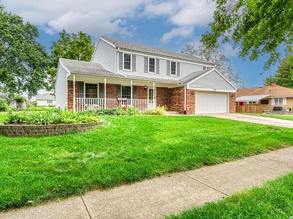 3rd image of 1102 Country Dr