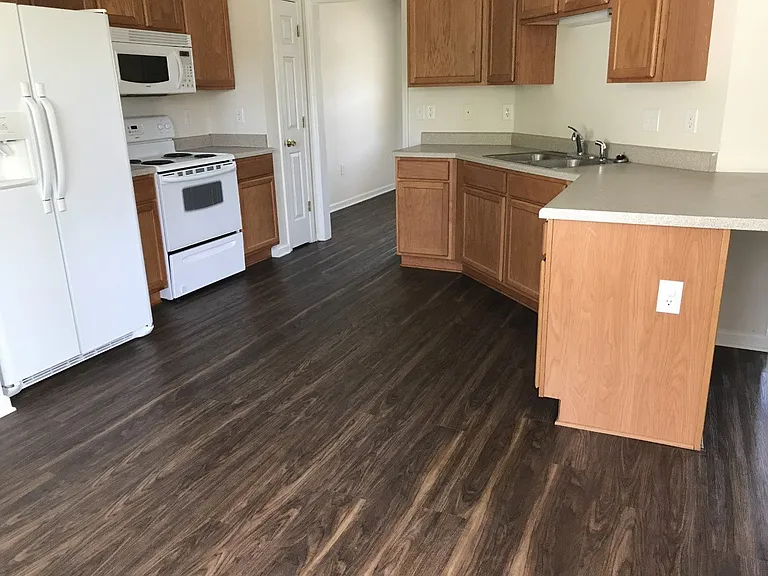 203 Smallberry Ct — Photo 3