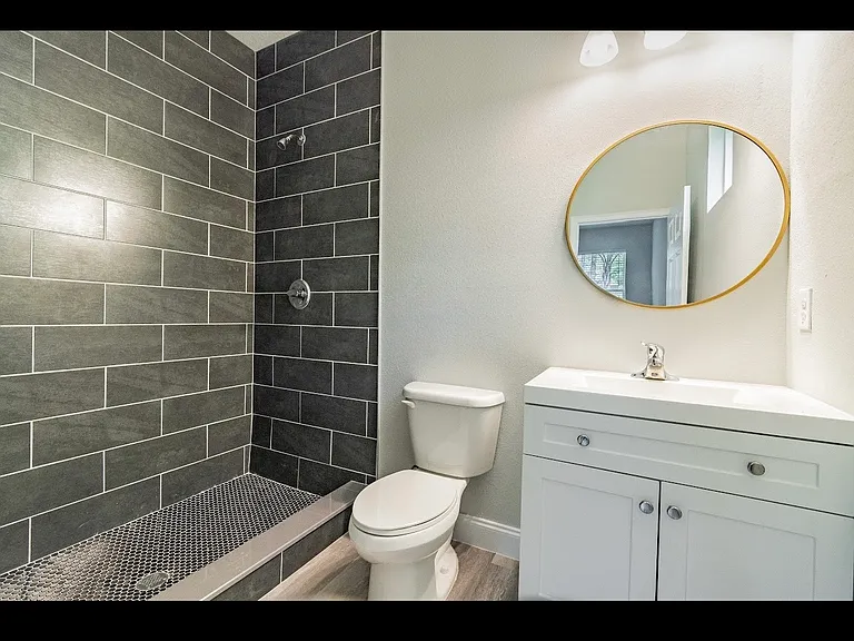 1614 E Mulberry Dr — Photo 10