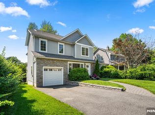 801 Bogert Rd, River Edge, NJ 07661