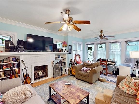 4th image of 4522 N Sawyer Ave