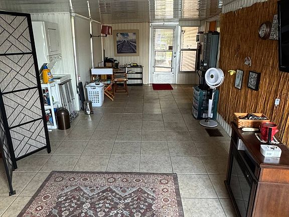 5th image of 8 Lakeview Dr #8