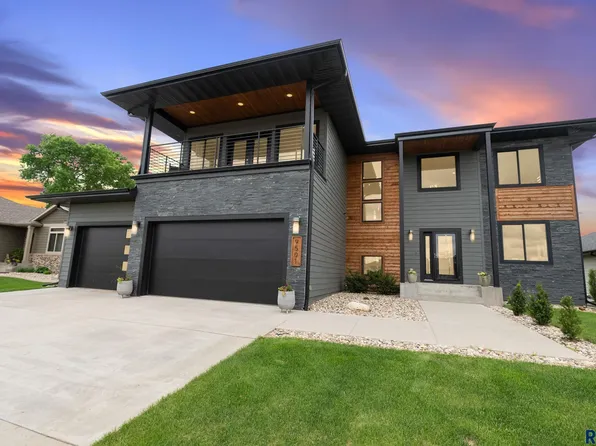 9501 W Kingfisher Dr, Sioux Falls, SD 57107