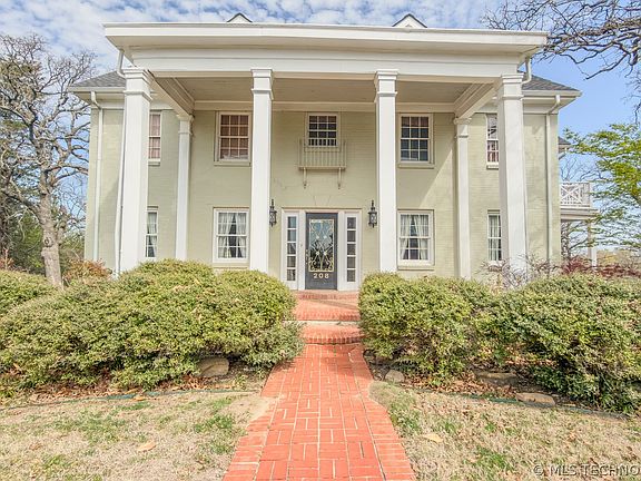 2nd image of 208 E Kings Rd