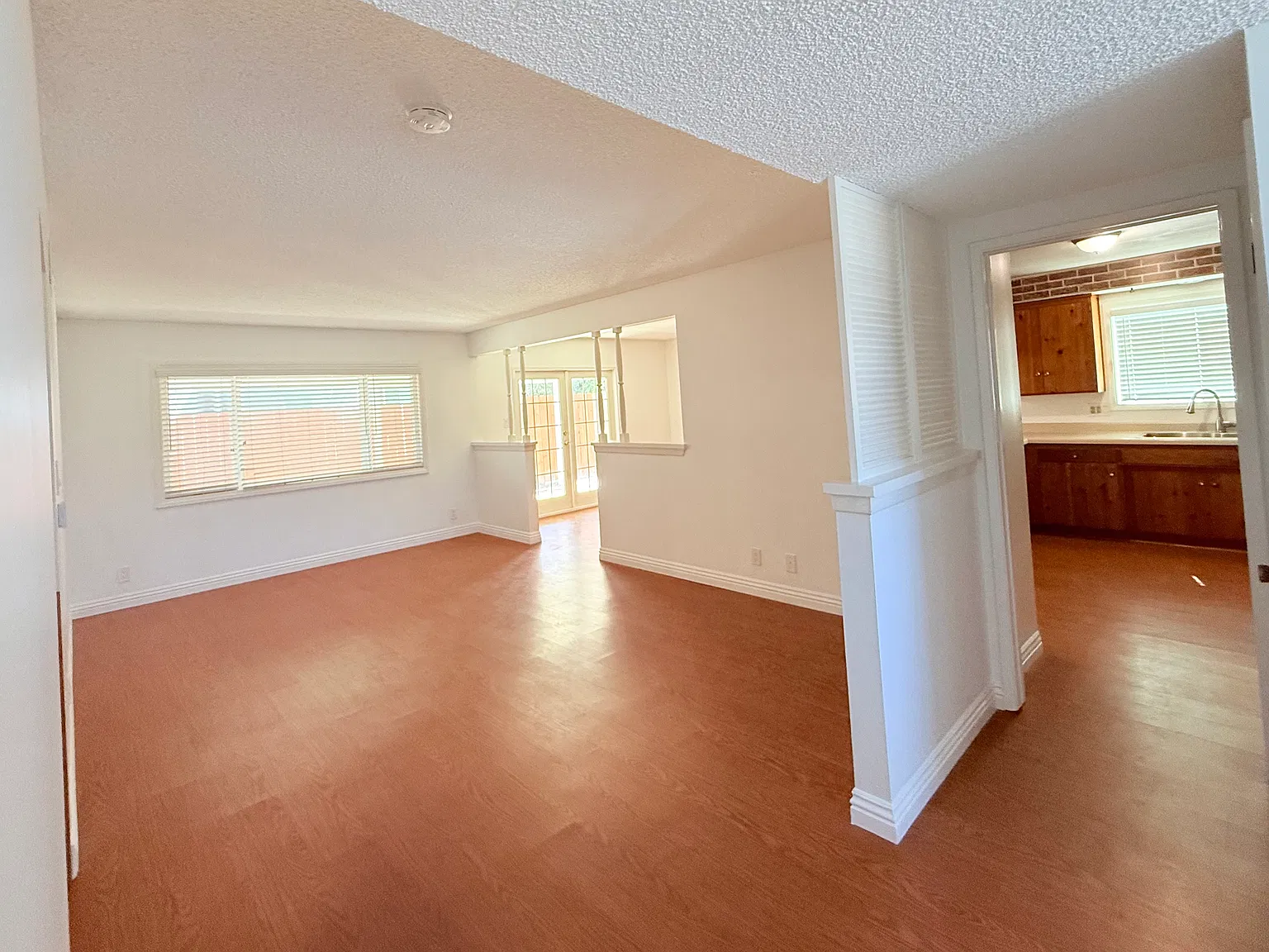 4 bed, 1961 sqft, $4,300 — Photo 4