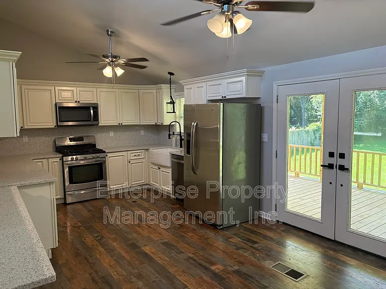 6843 Autumnhill Ln — Photo 7