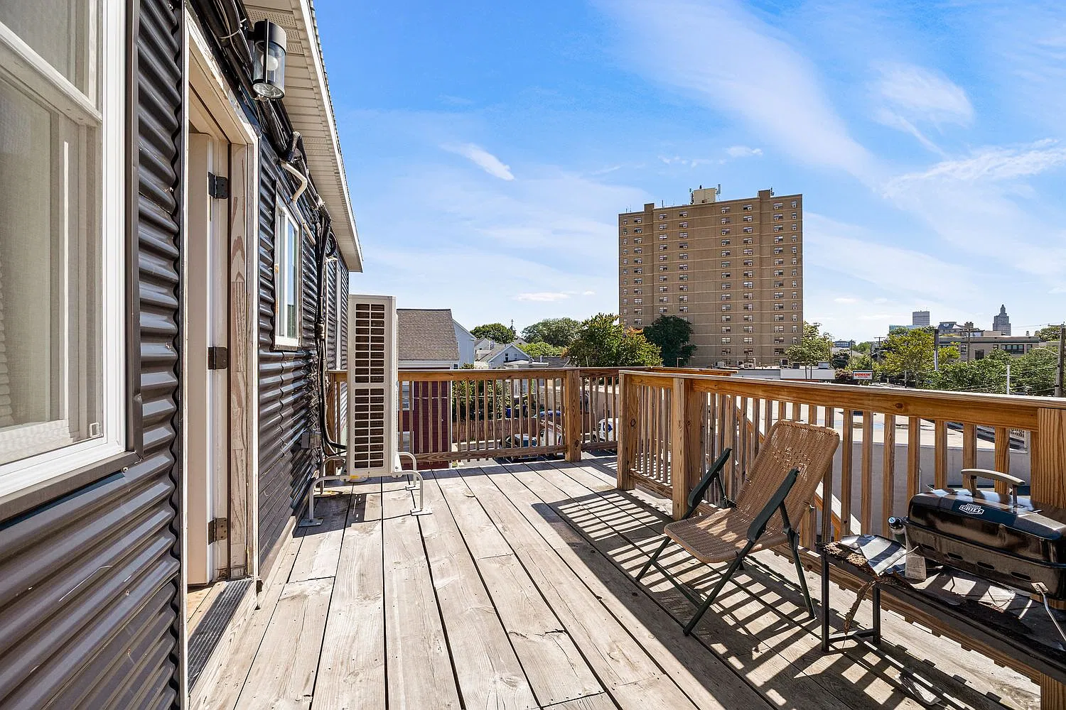 3 bed, $1,950 — Photo 2