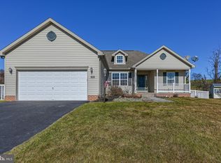 183 N Alpine Dr, York, PA 17408