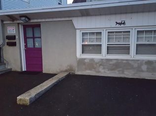 208 Sunbury St, Providence, RI 02908