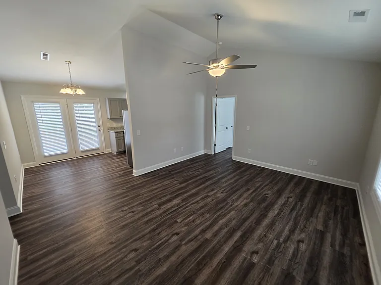 318 Fox St — Photo 3