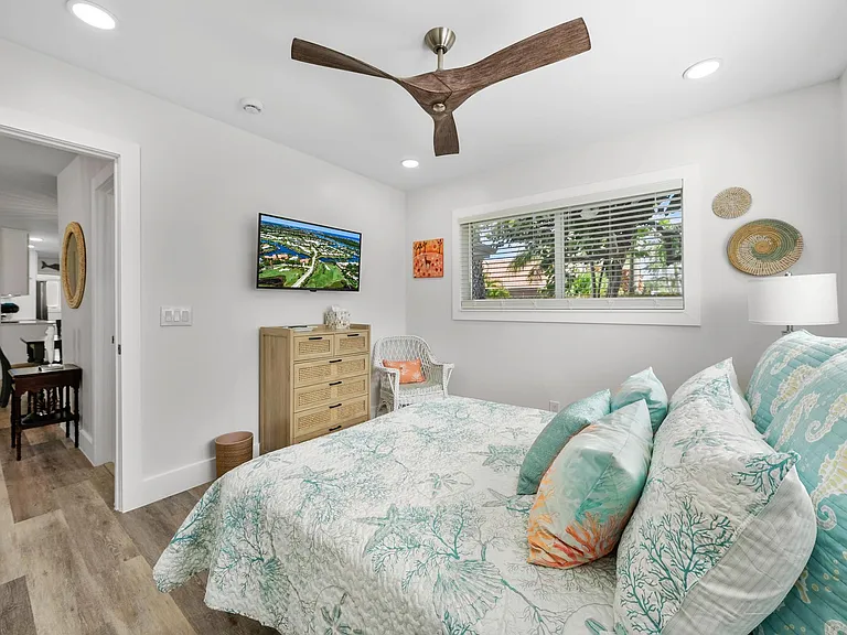 517 Gulf Rd — Photo 27