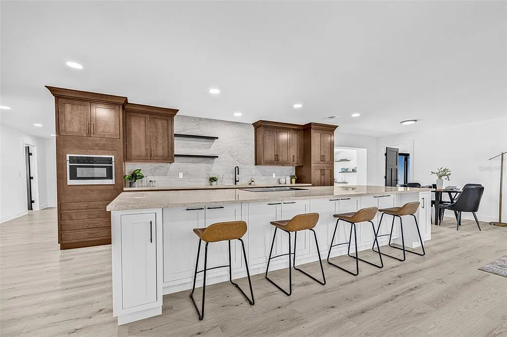 3 bed, 2.0 bath, 1778 sqft, $5,000 — Photo 2