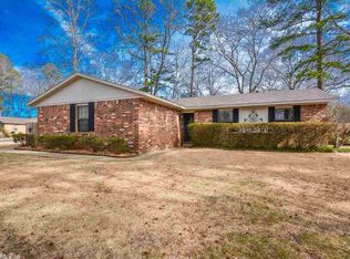 15 Greenbrier Dr, Benton, AR 72015