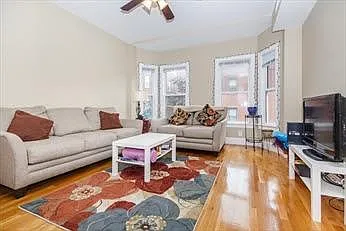 4 Saint Margaret St #2 — Photo 1