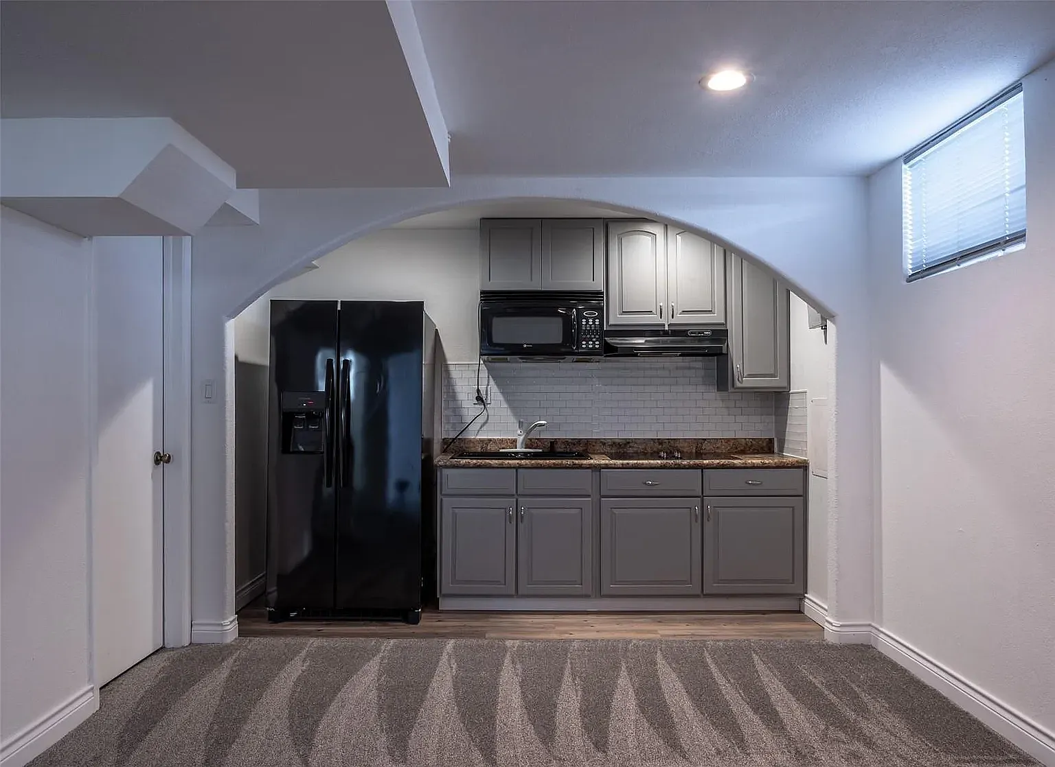 2 bed, 800 sqft, $1,700 — Photo 1