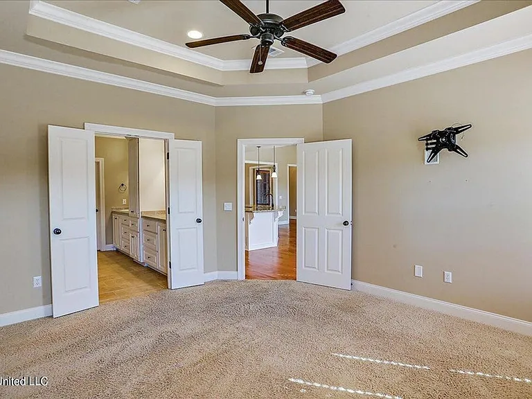 987 N Azalea Dr — Photo 18