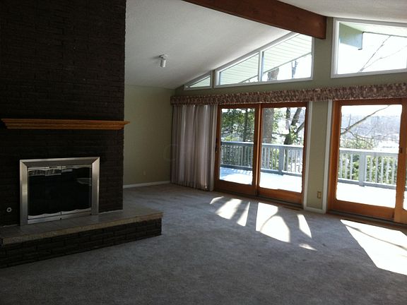 4th image of 319 Pinetree Dr