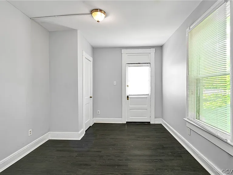 3001 1/2 E Marshall St #A — Photo 10