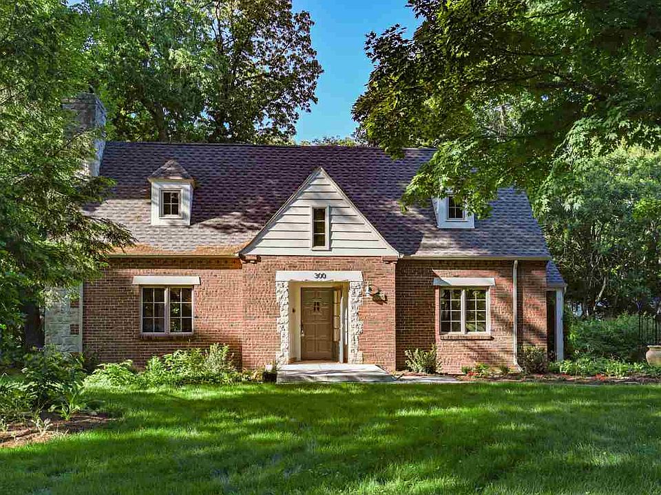 1st image of 300 Park Ln