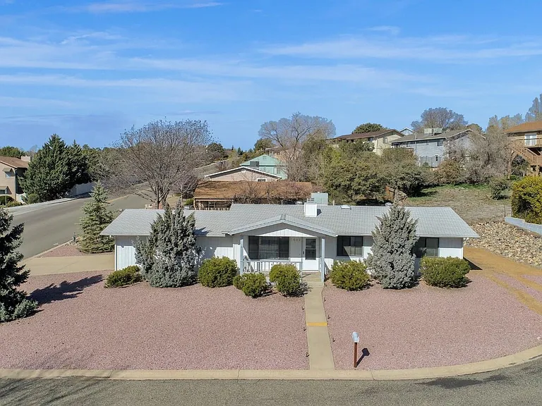 1602 Luna Ct — Photo 7