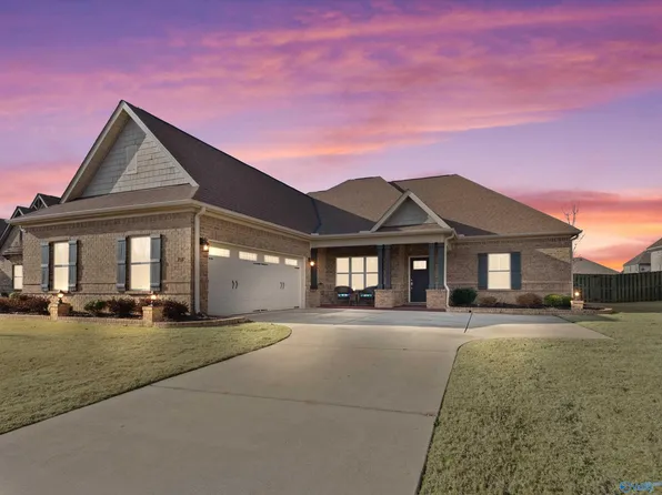 218 Island Reserve Cir SW, Huntsville, AL 35824