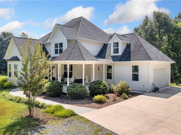 290 Beamer Cir SW, Calhoun, GA 30701