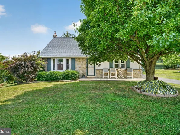 4 Bauer Ave, Willow Street, PA 17584