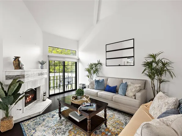 8206 Bridgepoint Dr Unit 206, Huntington Beach, CA 92646