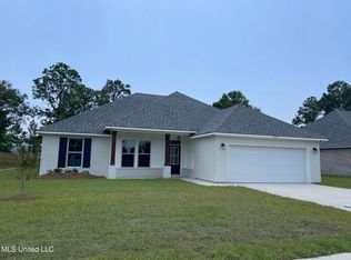 6807 Rolling Green Dr, Pass Christian, MS 39571