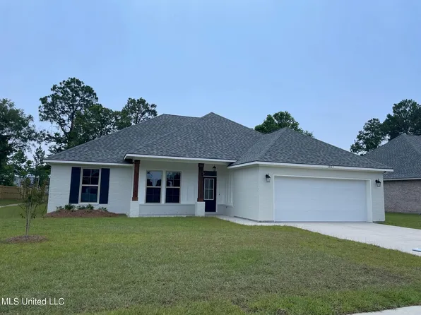 6807 Rolling Green Dr, Pass Christian, MS 39571