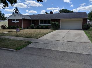 1558 Sussex Rd, Troy, OH 45373