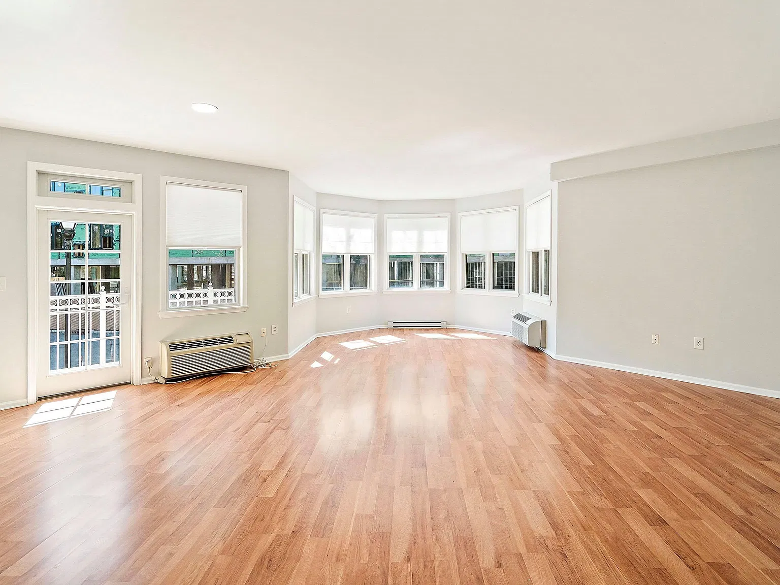 4 Constellation Pl — Photo 4