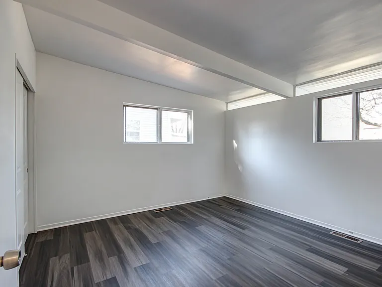 403 Whitehall Dr — Photo 3