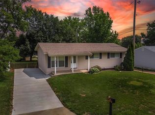 215 Toulon Dr, Saint Louis, MO